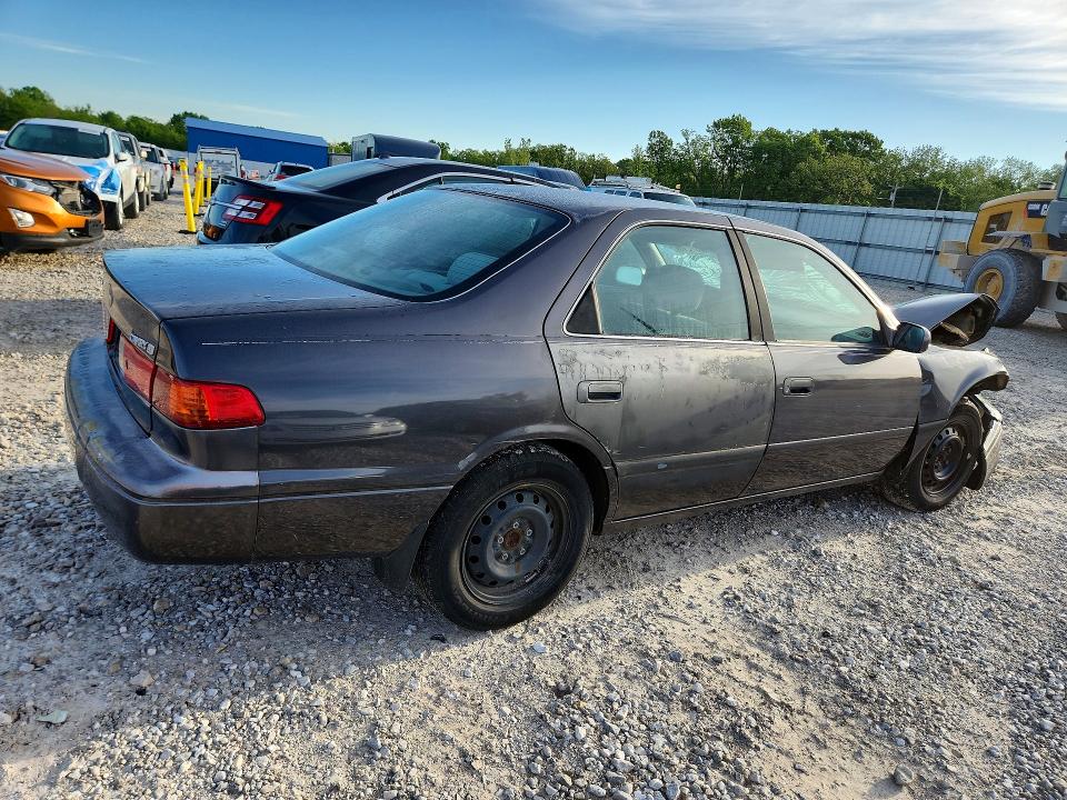 48597216 :رقم المزاد ، JT2BG22K8Y0451079 vin ، 2000 Toyota Camry مزاد بيع
