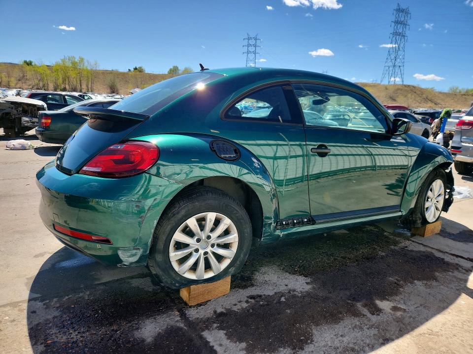 49733546 :رقم المزاد ، 3VWF17AT8HM609867 vin ، 2017 Volkswagen Beetle مزاد بيع