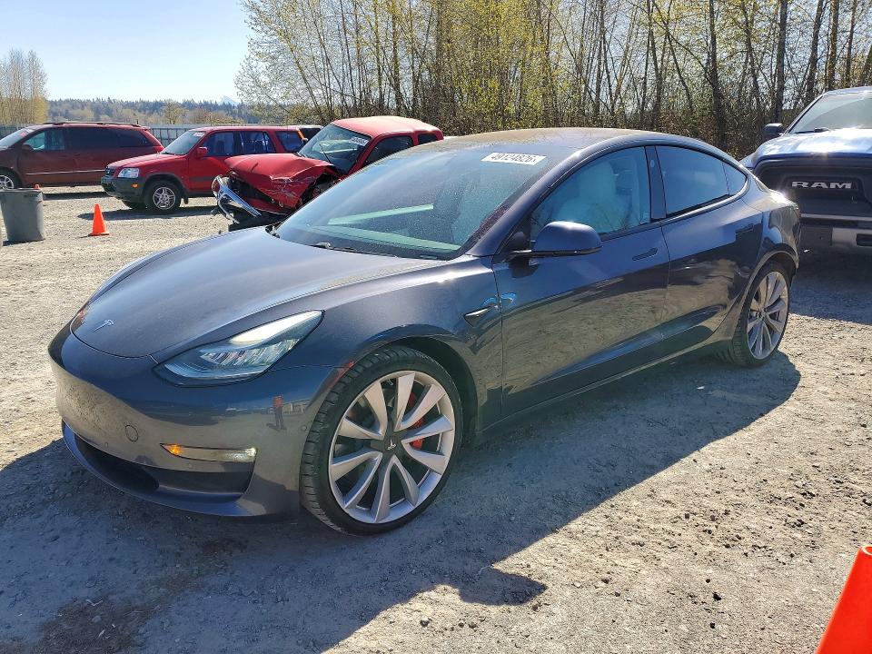49124826 :رقم المزاد ، 5YJ3E1EB7JF186086 vin ، 2018 Tesla Model 3 مزاد بيع