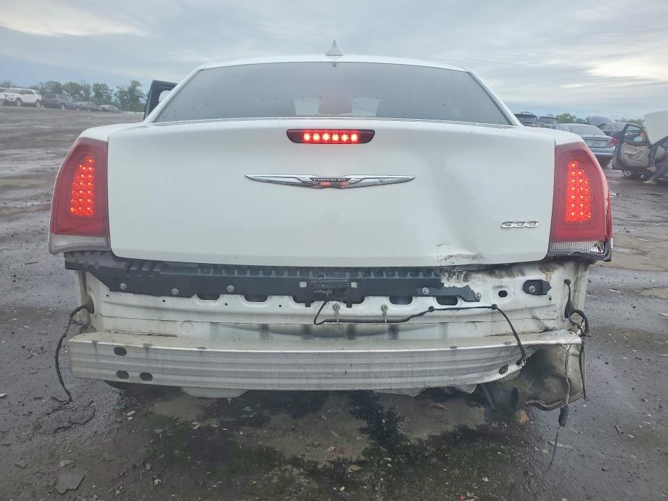 51562486 :رقم المزاد ، 2C3CCAAG1JH265162 vin ، 2018 Chrysler 300 مزاد بيع