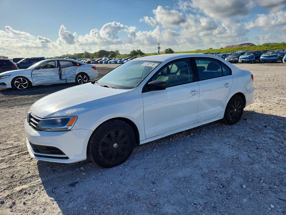 51702116 :رقم المزاد ، 3VW267AJ2GM319105 vin ، 2016 Volkswagen Jetta مزاد بيع
