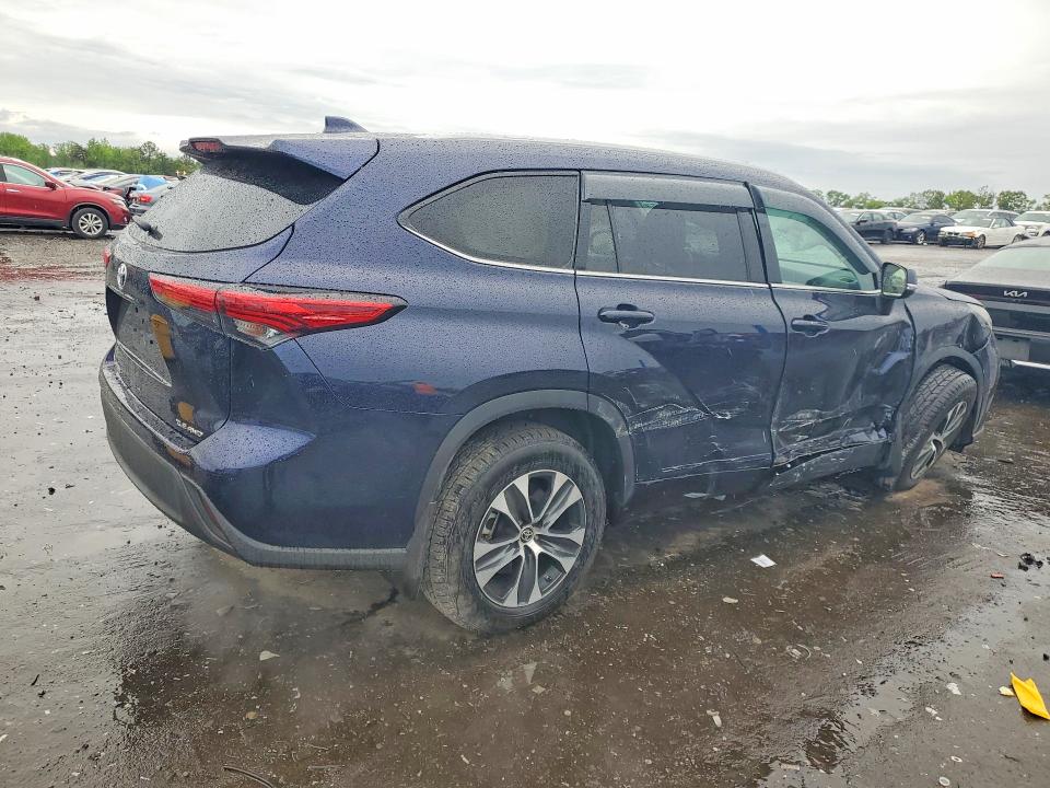 Продаж на аукціоні авто 2022 Toyota Highlander, vin: 5TDGZRBHXNS204546, номер лоту: 51492166