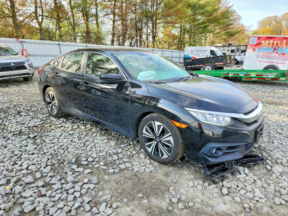 50014216 :رقم المزاد ، JHMFC1F39JX031604 vin ، 2018 Honda Civic مزاد بيع