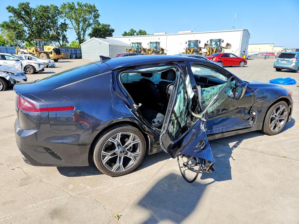 2020 Kia Stinger მანქანა იყიდება აუქციონზე, vin: KNAE15LA1L6080640, აუქციონის ნომერი: 51836996