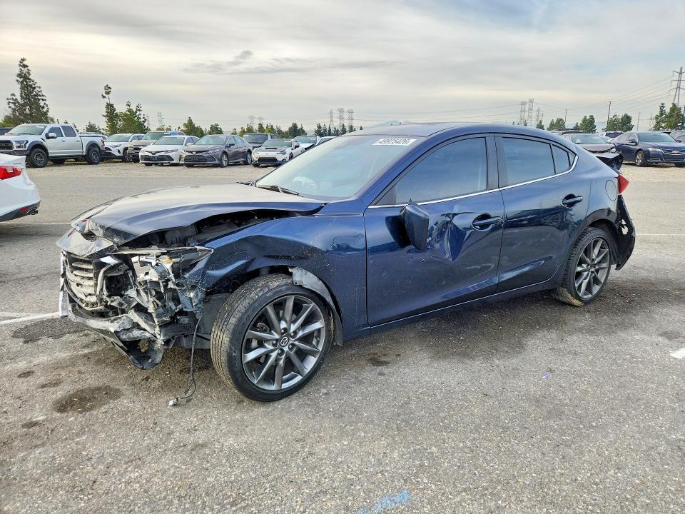 Продаж на аукціоні авто 2018 Mazda 3, vin: 3MZBN1V35JM218238, номер лоту: 49925426