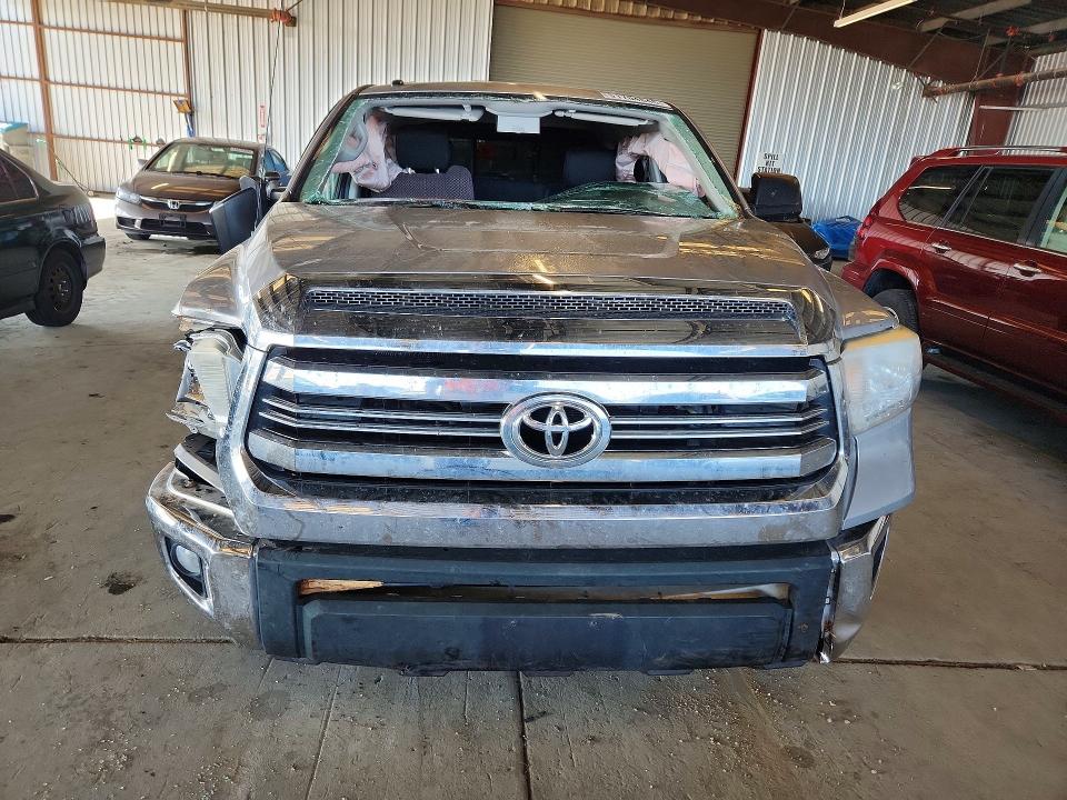 51704646 :رقم المزاد ، 5TFUY5F14HX598619 vin ، 2017 Toyota Tundra مزاد بيع