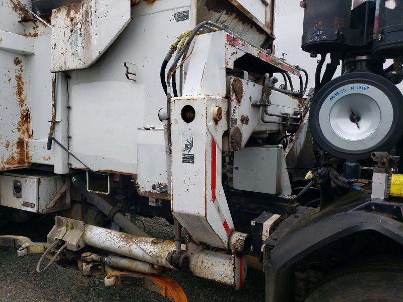 50111696 :رقم المزاد ، 3BPZL50X19F719300 vin ، 2009 Peterbilt 320 مزاد بيع