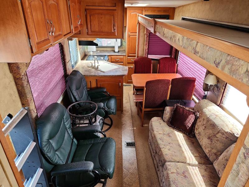 51409146 :رقم المزاد ، 4YDF2922882504204 vin ، 2008 Keys Cougar 5th Wheel مزاد بيع