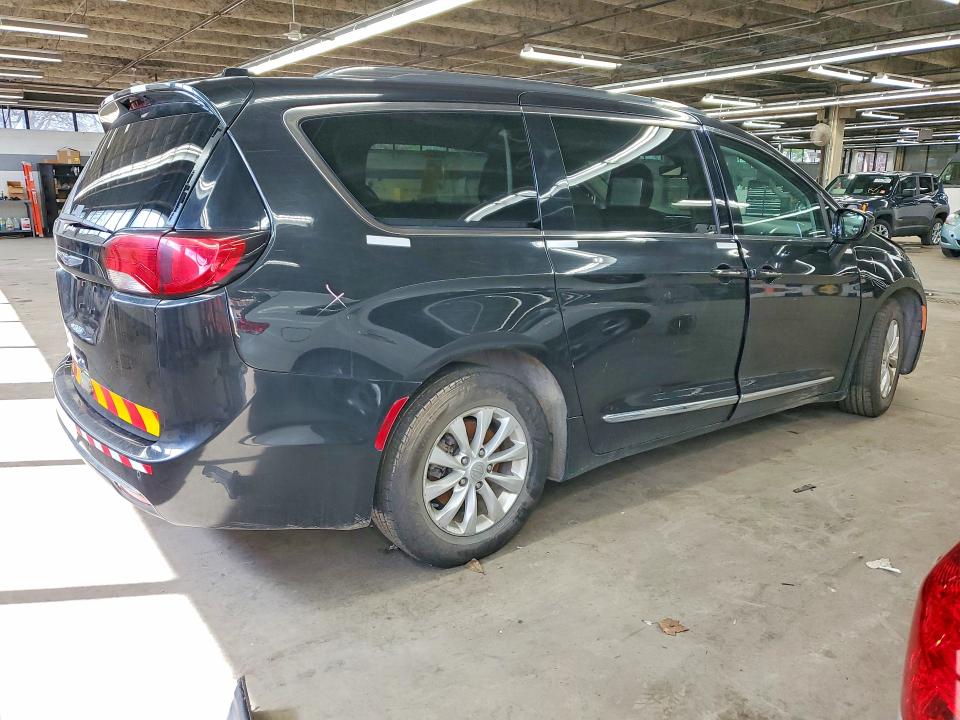 Продаж на аукціоні авто 2019 Chrysler Pacifica, vin: 2C4RC1BG3KR577340, номер лоту: 50421996