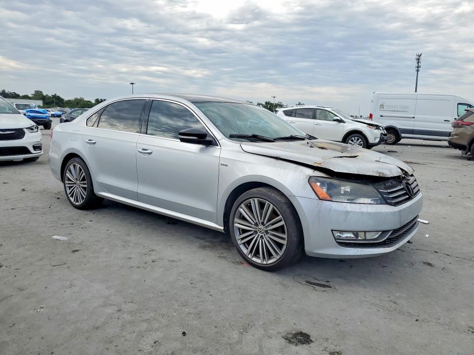 2015 Volkswagen Passat მანქანა იყიდება აუქციონზე, vin: 1VWBT7A37FC070679, აუქციონის ნომერი: 52001206