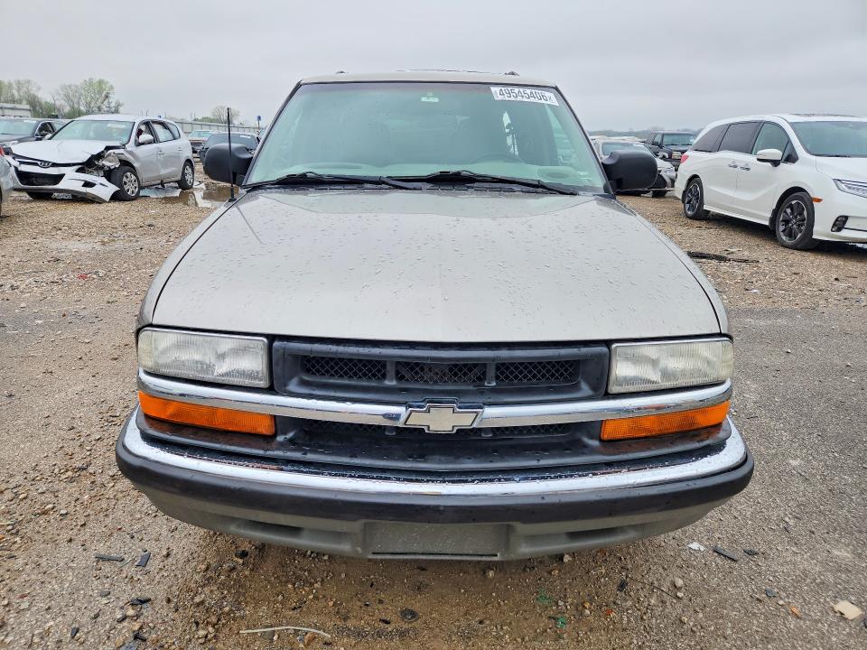 49545406 :رقم المزاد ، 1GNCS13W0Y2152672 vin ، 2000 Chevrolet Blazer مزاد بيع