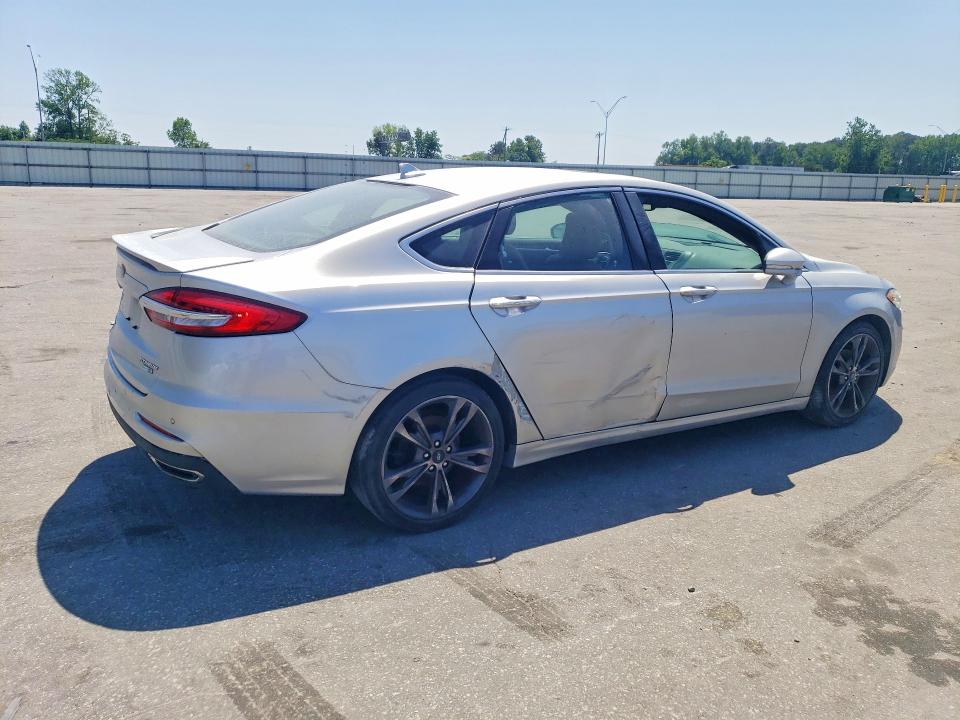 48545186 :رقم المزاد ، 3FA6P0D92KR138548 vin ، 2019 Ford Fusion مزاد بيع