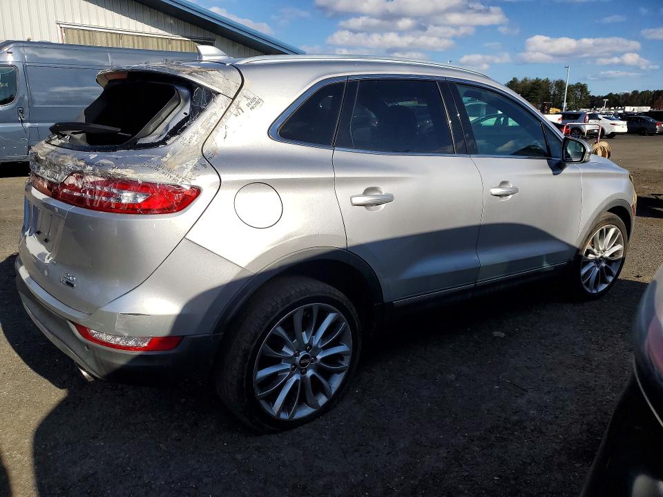 49161336 :رقم المزاد ، 5LMCJ1A98FUJ36478 vin ، 2015 Lincoln Townhouse Mkc مزاد بيع