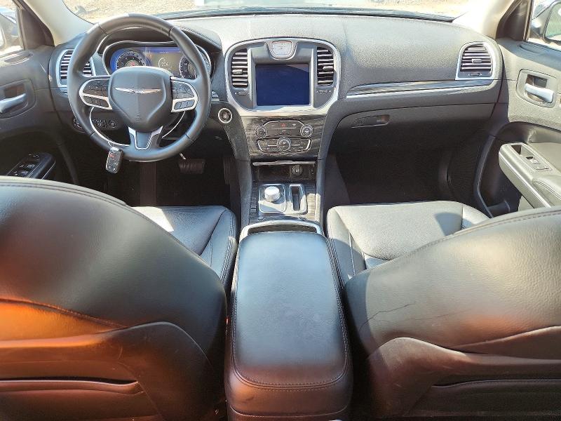 49042766 :رقم المزاد ، 2C3CCARG6JH324954 vin ، 2018 Chrysler 300 مزاد بيع