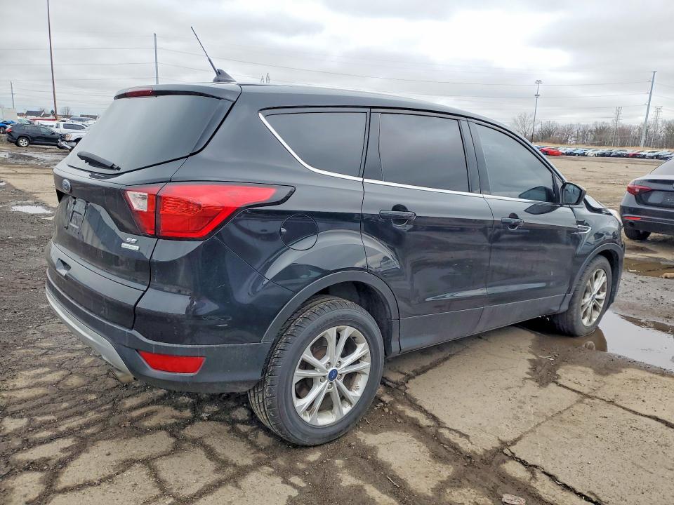Auction sale of the 2019 Ford Escape, vin: 1FMCU0GDXKUB99771, lot number: 48260926