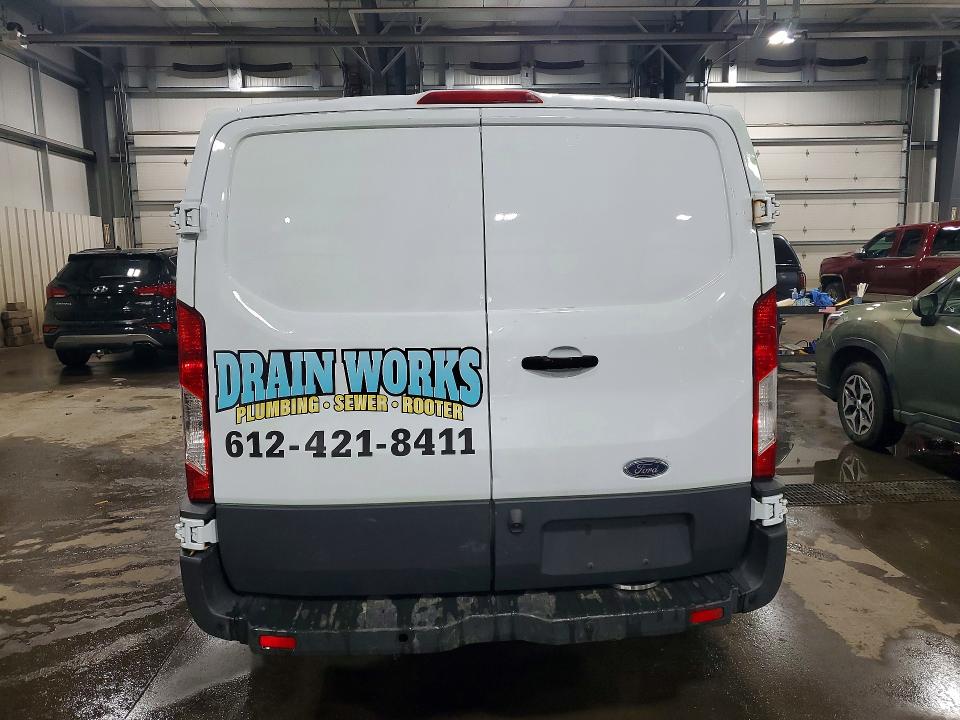 50060966 :رقم المزاد ، 1FTYR1YM8HKB33224 vin ، 2017 Ford Transit مزاد بيع