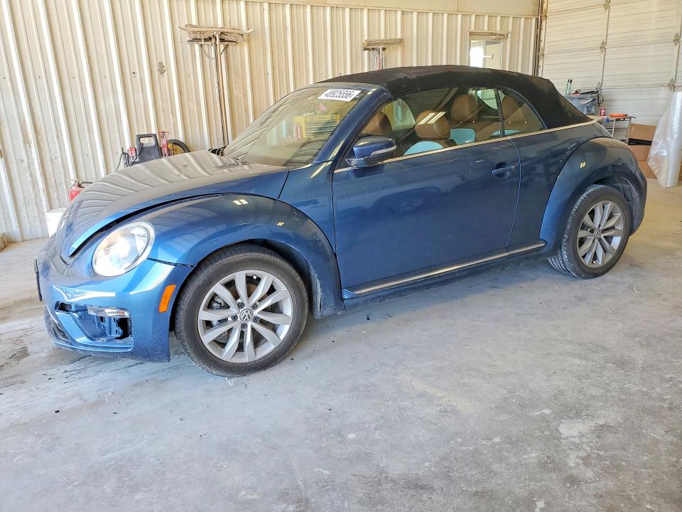 48925556 :رقم المزاد ، 3VW517AT7HM813992 vin ، 2017 Volkswagen Beetle مزاد بيع