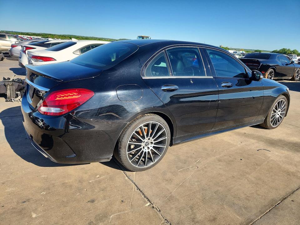 48861476 :رقم المزاد ، 55SWF4JB4HU229521 vin ، 2017 Mercedes-benz C مزاد بيع
