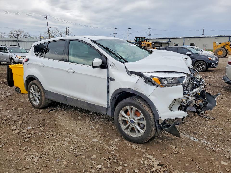 Продажа на аукционе авто 2017 Ford Escape, vin: 1FMCU9GD1HUB03586, номер лота: 49600166