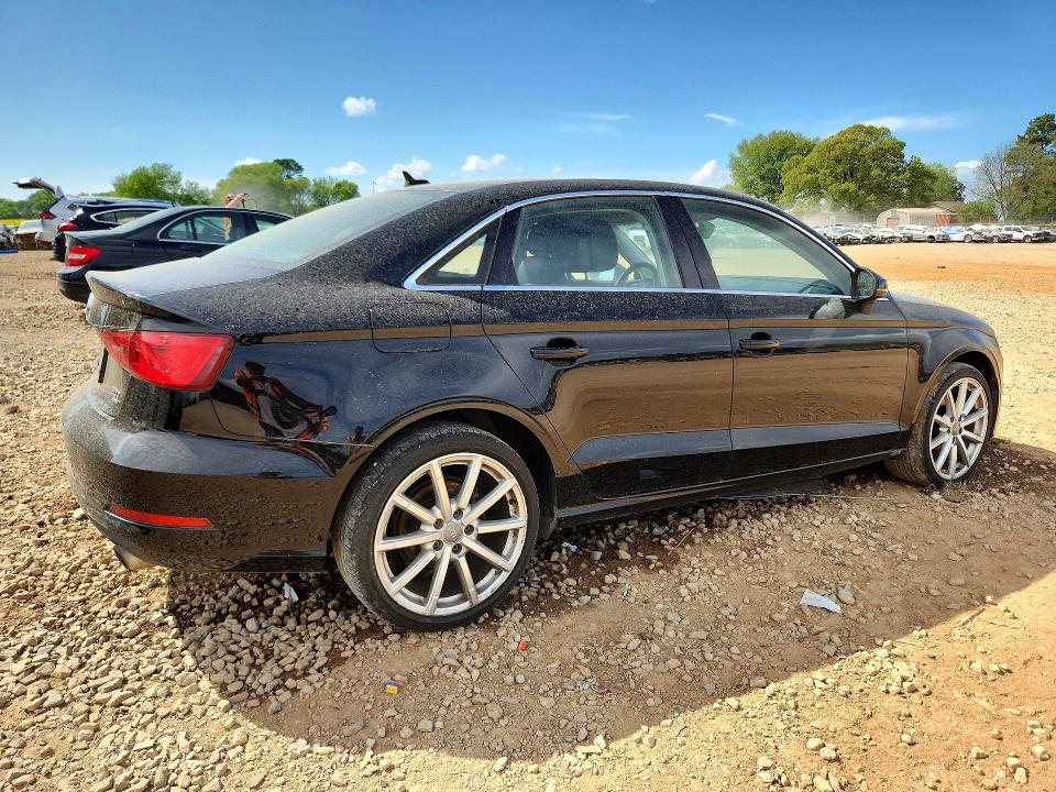 48574036 :رقم المزاد ، WAUBFGFF7F1020080 vin ، 2015 Audi A3 مزاد بيع