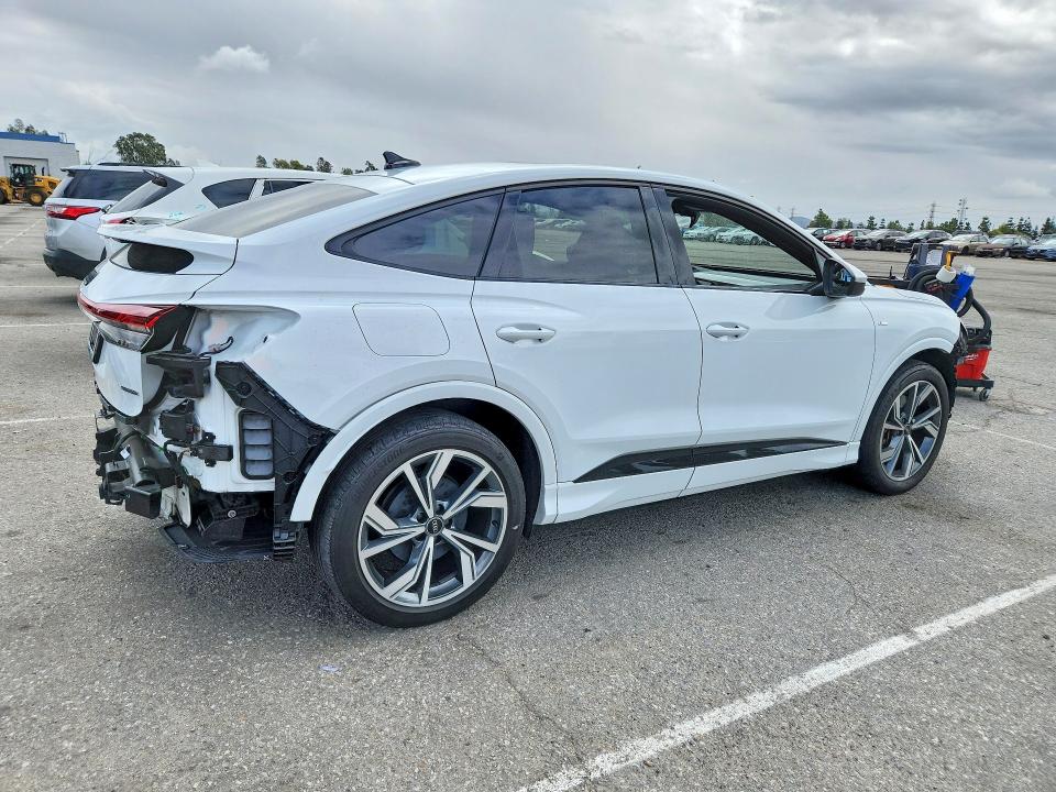 Продажа на аукционе авто 2024 Audi Q4 E-tron, vin: WA13UBFZ3RP057925, номер лота: 49658006