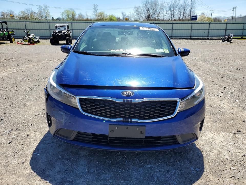 51180686 :رقم المزاد ، 3KPFK4A72HE158866 vin ، 2017 Kia Forte مزاد بيع