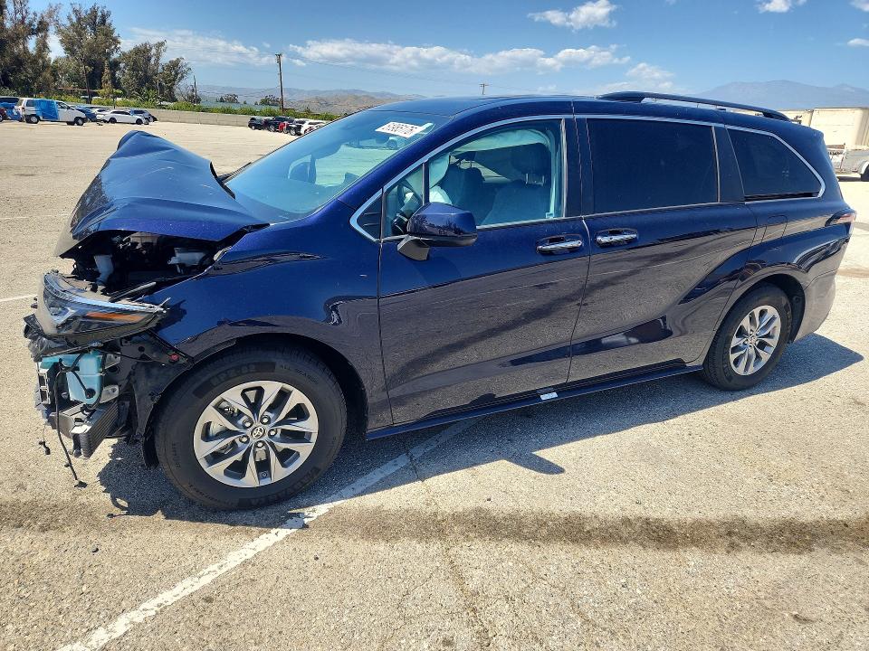 Auction sale of the 2024 Toyota Sienna, vin: 5TDYRKEC2RS194516, lot number: 51985176