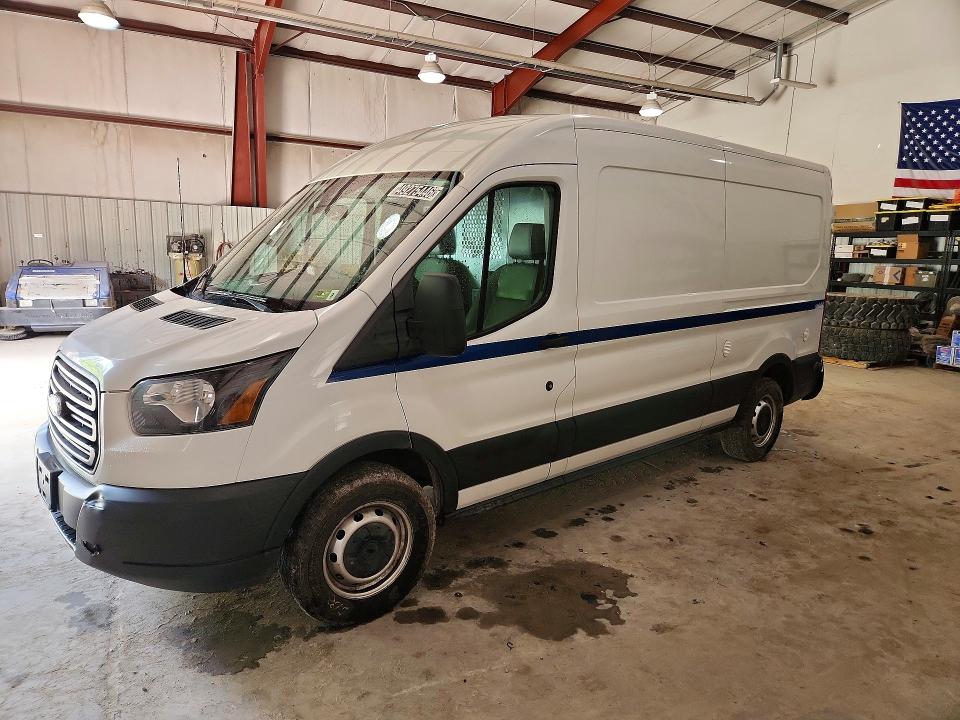 53460086 :رقم المزاد ، 1FTBW2CM2JKB30983 vin ، 2018 Ford Transit مزاد بيع