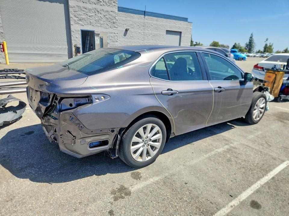 Продажа на аукционе авто 2018 Toyota Camry, vin: 4T1B11HK4JU046888, номер лота: 50627676