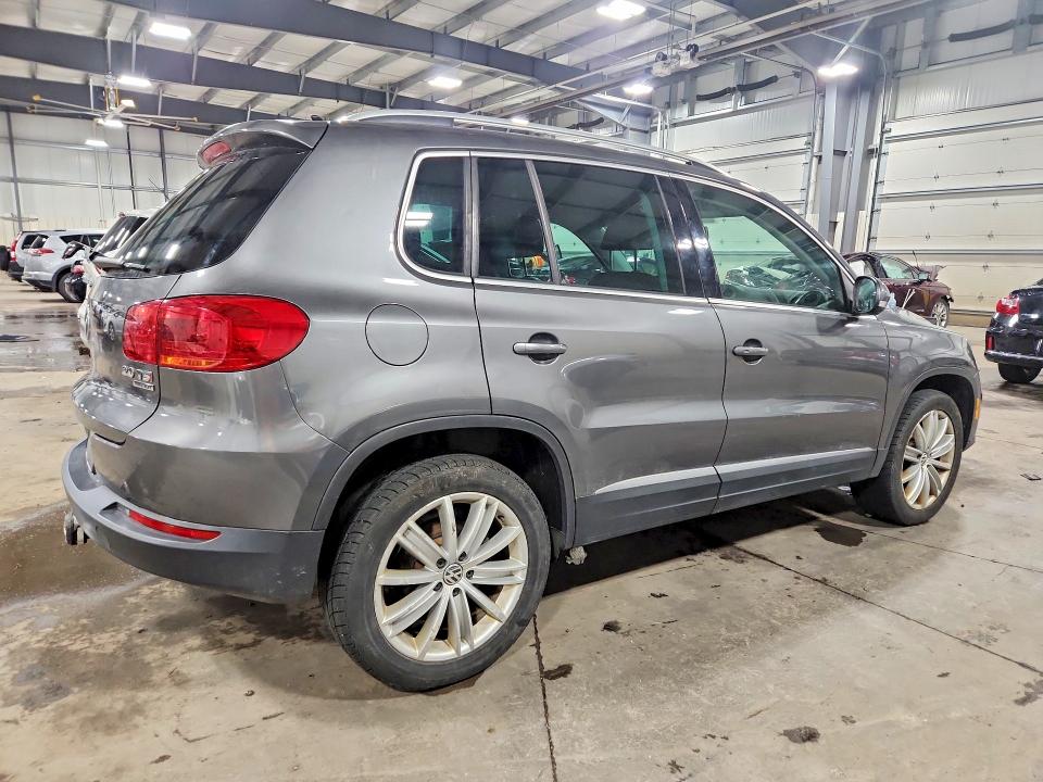 2014 Volkswagen Tiguan მანქანა იყიდება აუქციონზე, vin: WVGBV3AX8EW625883, აუქციონის ნომერი: 51319466