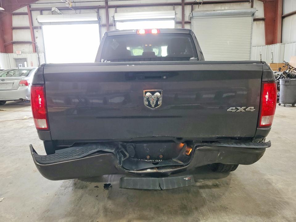 50579676 :رقم المزاد ، 1C6RR7FG1JS265288 vin ، 2018 Ram 1500 مزاد بيع