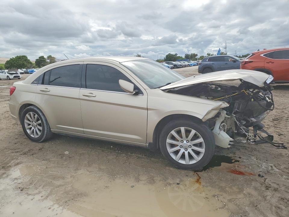 Продаж на аукціоні авто 2014 Chrysler 200, vin: 1C3CCBBB5EN159383, номер лоту: 49070946