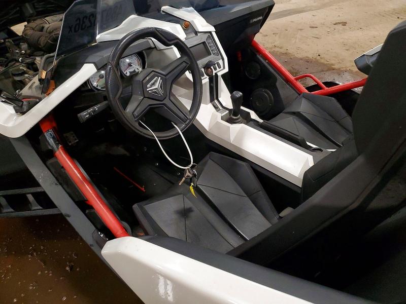 48973236 :رقم المزاد ، 57XAAPFA6G7113616 vin ، 2016 Polaris Slingshot مزاد بيع