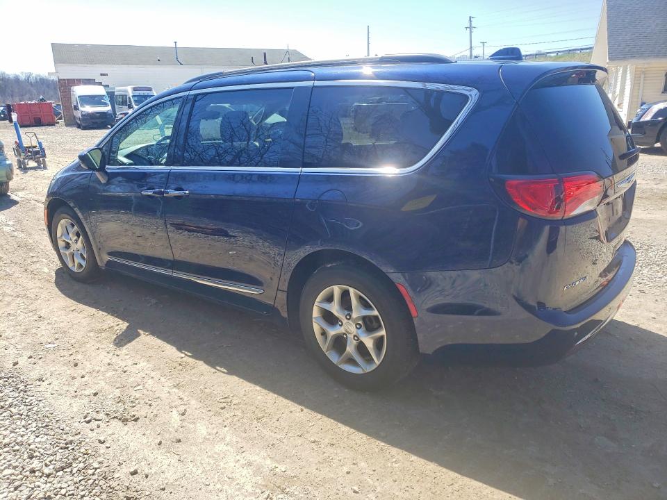 49177476 :رقم المزاد ، 2C4RC1BG1HR816151 vin ، 2017 Chrysler Pacifica مزاد بيع