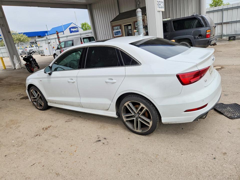51320826 :رقم المزاد ، WAUJ8GFF7J1017968 vin ، 2018 Audi A3 مزاد بيع
