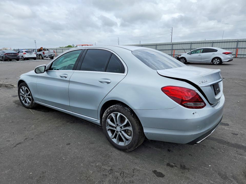 49227486 :رقم المزاد ، 55SWF4KB3FU030312 vin ، 2015 Mercedes-benz C مزاد بيع