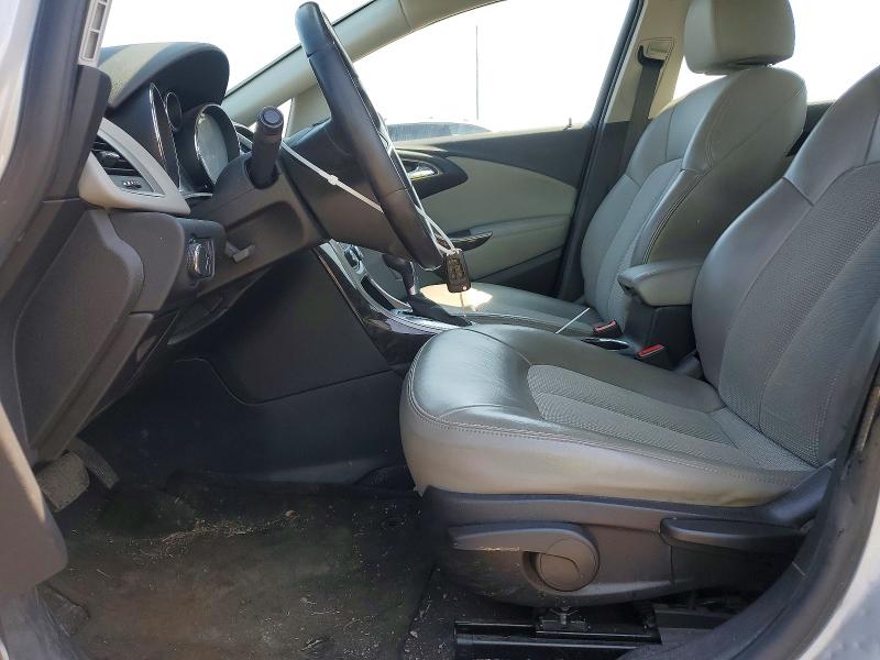49024576 :رقم المزاد ، 1G4PP5SK5F4108004 vin ، 2015 Buick Verano مزاد بيع