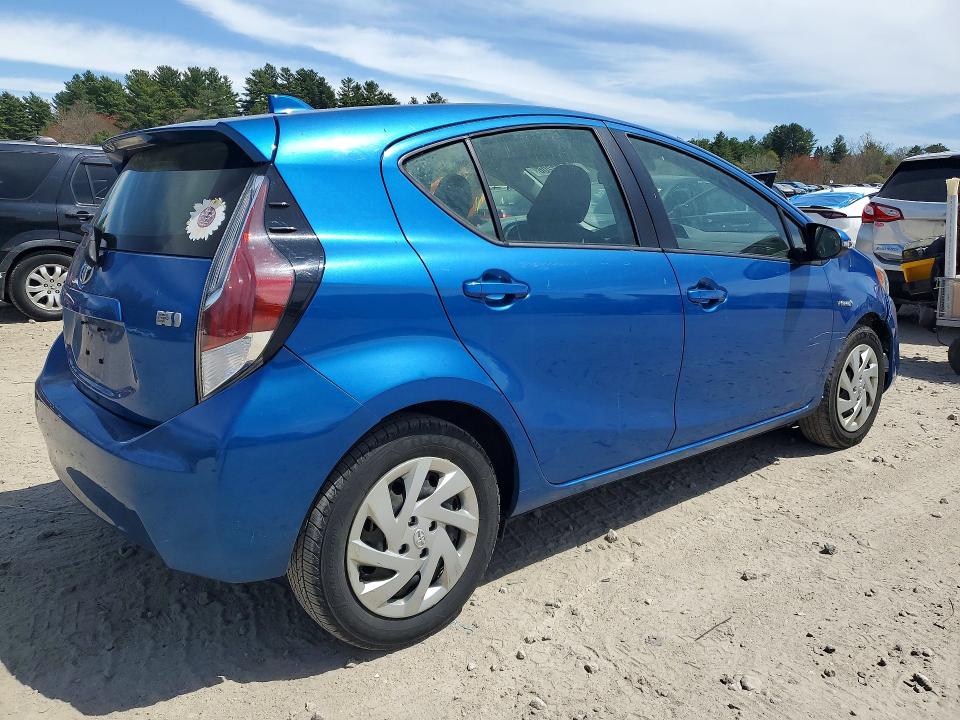51672206 :رقم المزاد ، JTDKDTB30F1101824 vin ، 2015 Toyota Prius C مزاد بيع