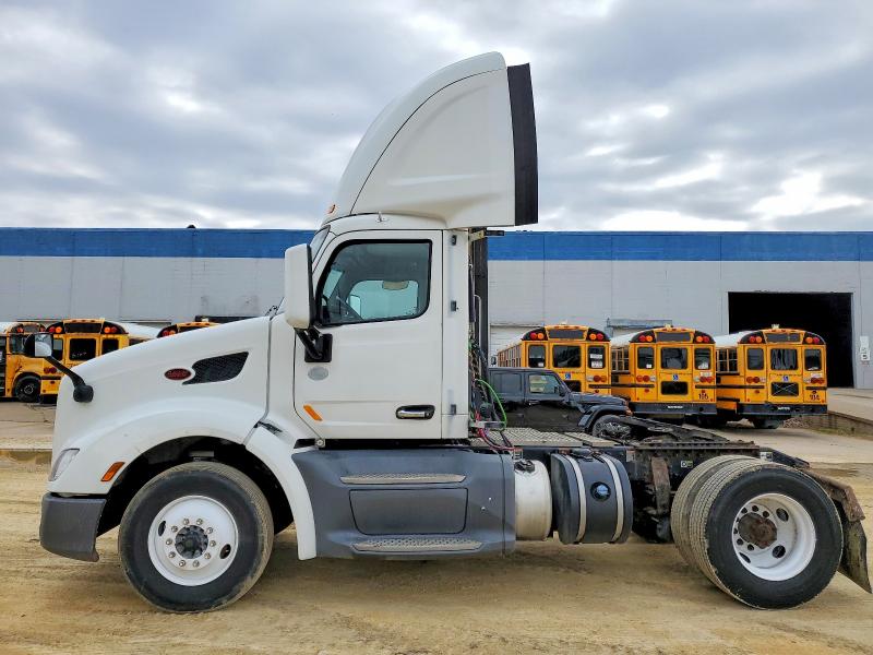 Продажа на аукционе авто 2017 Peterbilt 579, vin: 1XPBA48X4HD428445, номер лота: 46206166