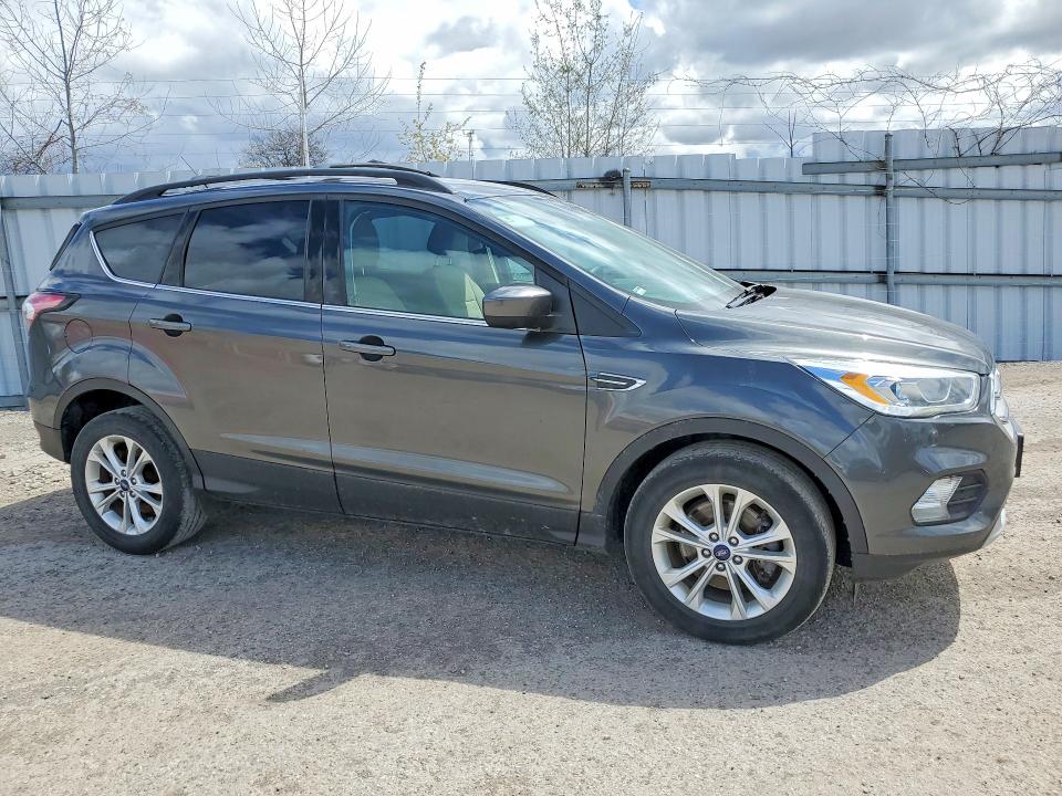 2017 Ford Escape მანქანა იყიდება აუქციონზე, vin: 1FMCU9G93HUA43869, აუქციონის ნომერი: 51425926