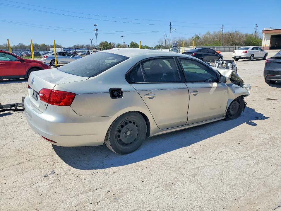 49042266 :رقم المزاد ، 3VWDZ7AJ6BM049479 vin ، 2011 Volkswagen Jetta مزاد بيع