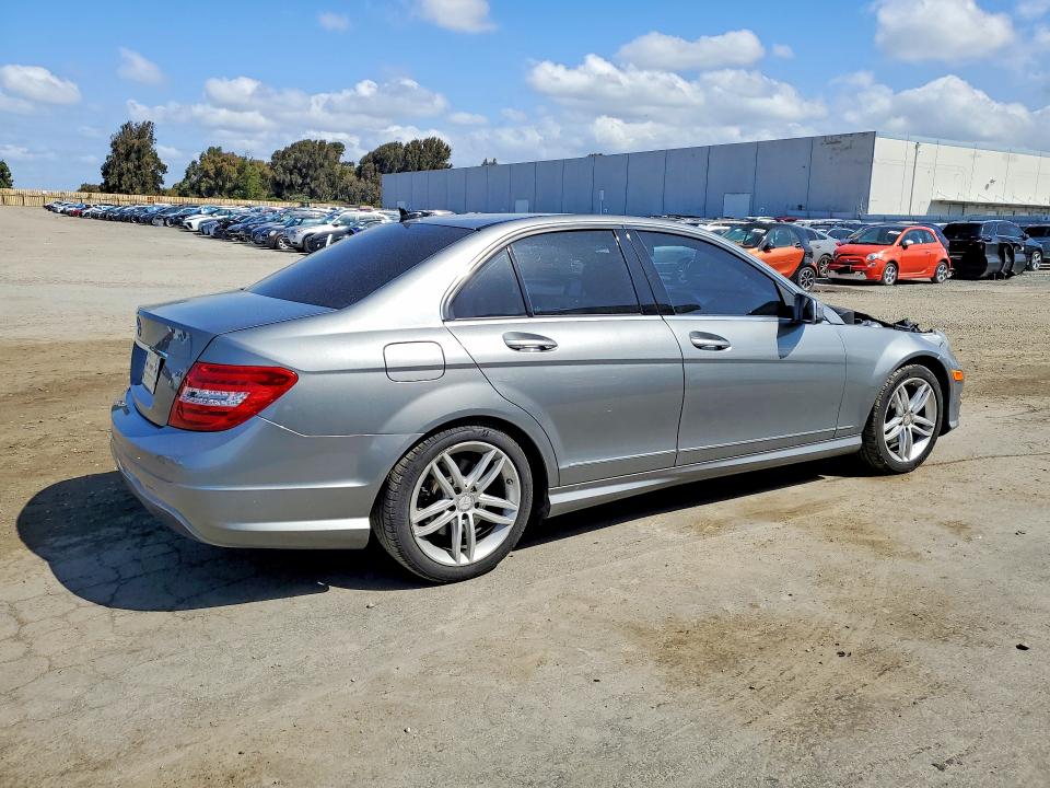 Продажа на аукционе авто 2014 Mercedes-benz C, vin: WDDGF4HBXER316220, номер лота: 51279766
