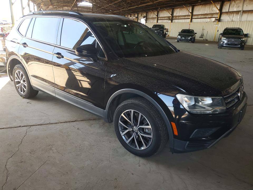 52050966 :رقم المزاد ، 3VV3B7AX0KM158075 vin ، 2019 Volkswagen Tiguan مزاد بيع