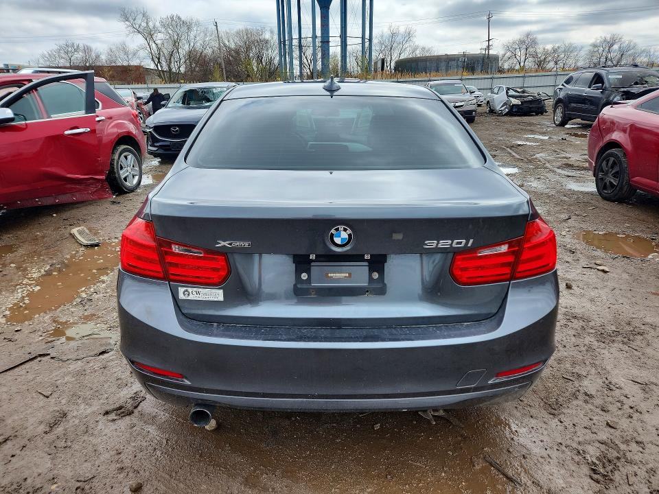 49505966 :رقم المزاد ، WBA3C3C5XDF982441 vin ، 2013 Bmw 320 مزاد بيع