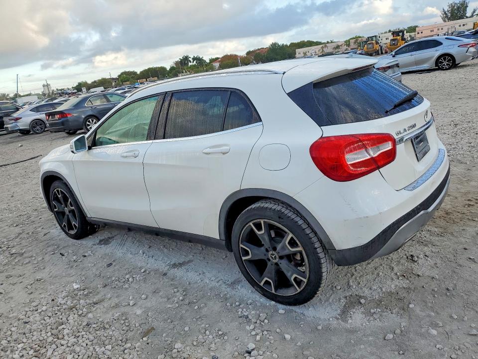 49893506 :رقم المزاد ، WDCTG4GB2KU018772 vin ، 2019 Mercedes-benz Gla مزاد بيع