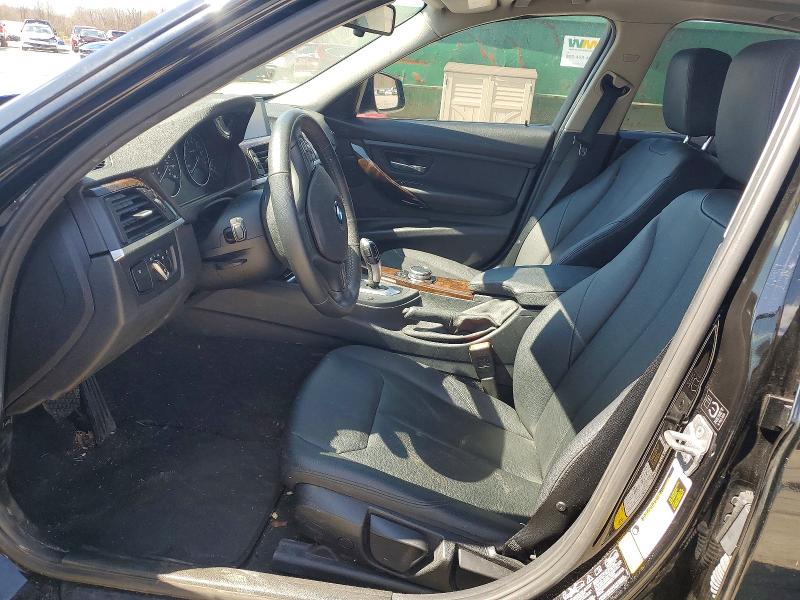 49140796 :رقم المزاد ، WBA3C3G50FNT51698 vin ، 2015 Bmw 320 مزاد بيع
