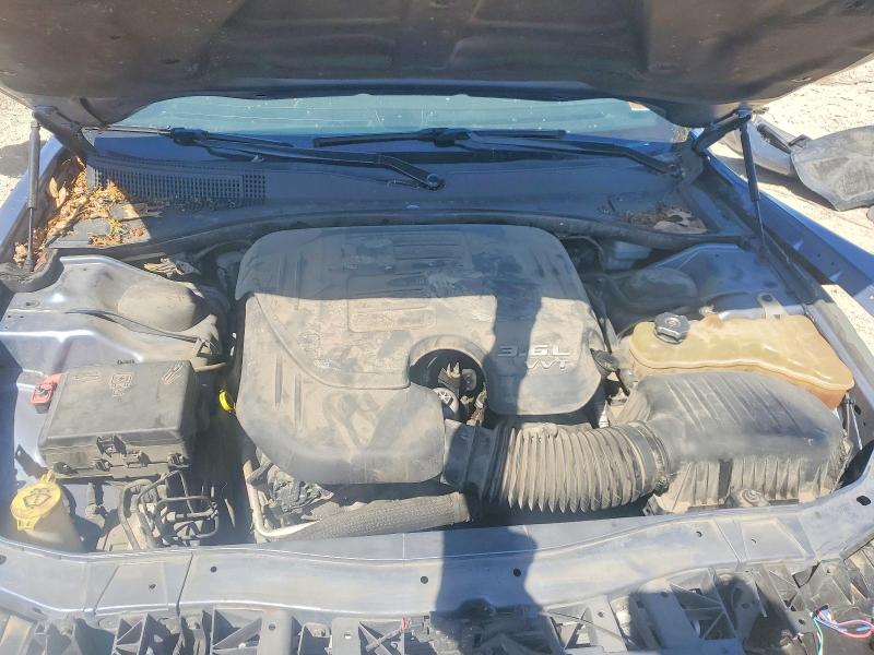 50317576 :رقم المزاد ، 2C3CA5CG5BH585497 vin ، 2011 Chrysler 300 مزاد بيع