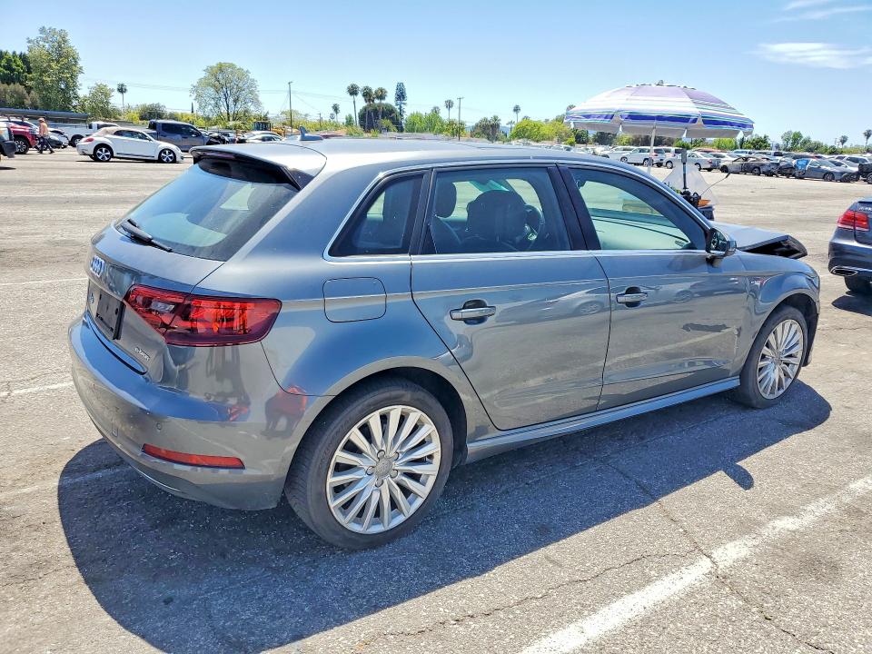 Продажа на аукционе авто 2016 Audi A3, vin: WAUTPBFF4GA063636, номер лота: 51027246