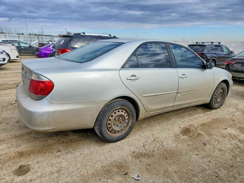 50217216 :رقم المزاد ، JTDBE32K753026028 vin ، 2005 Toyota Camry مزاد بيع