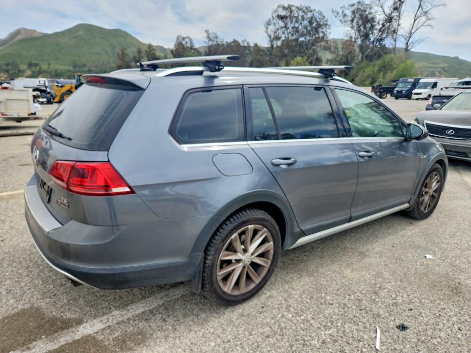Продажа на аукционе авто 2017 Volkswagen Golf Alltrack, vin: 3VWM17AU0HM524215, номер лота: 48880356
